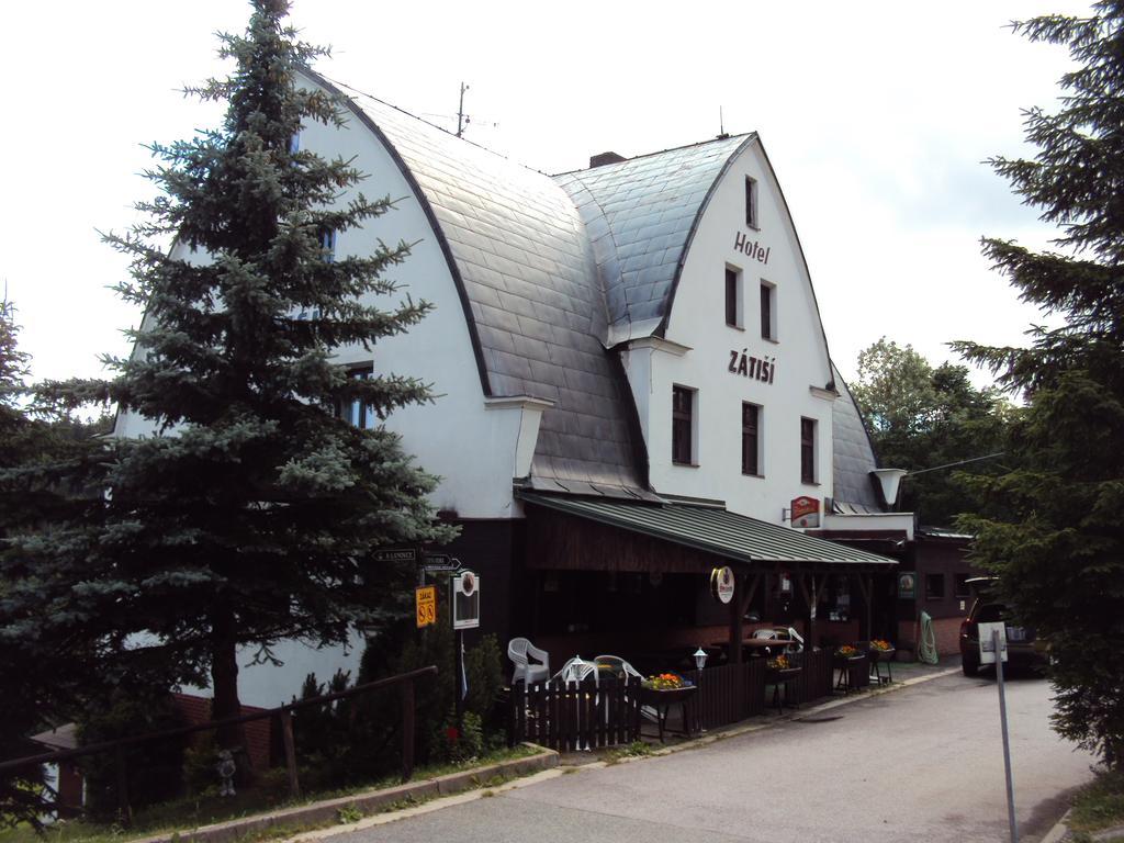 Hotel Zatisi Янске Лазне Екстериор снимка