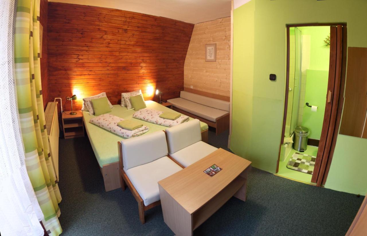 Hotel Zatisi Янске Лазне Екстериор снимка