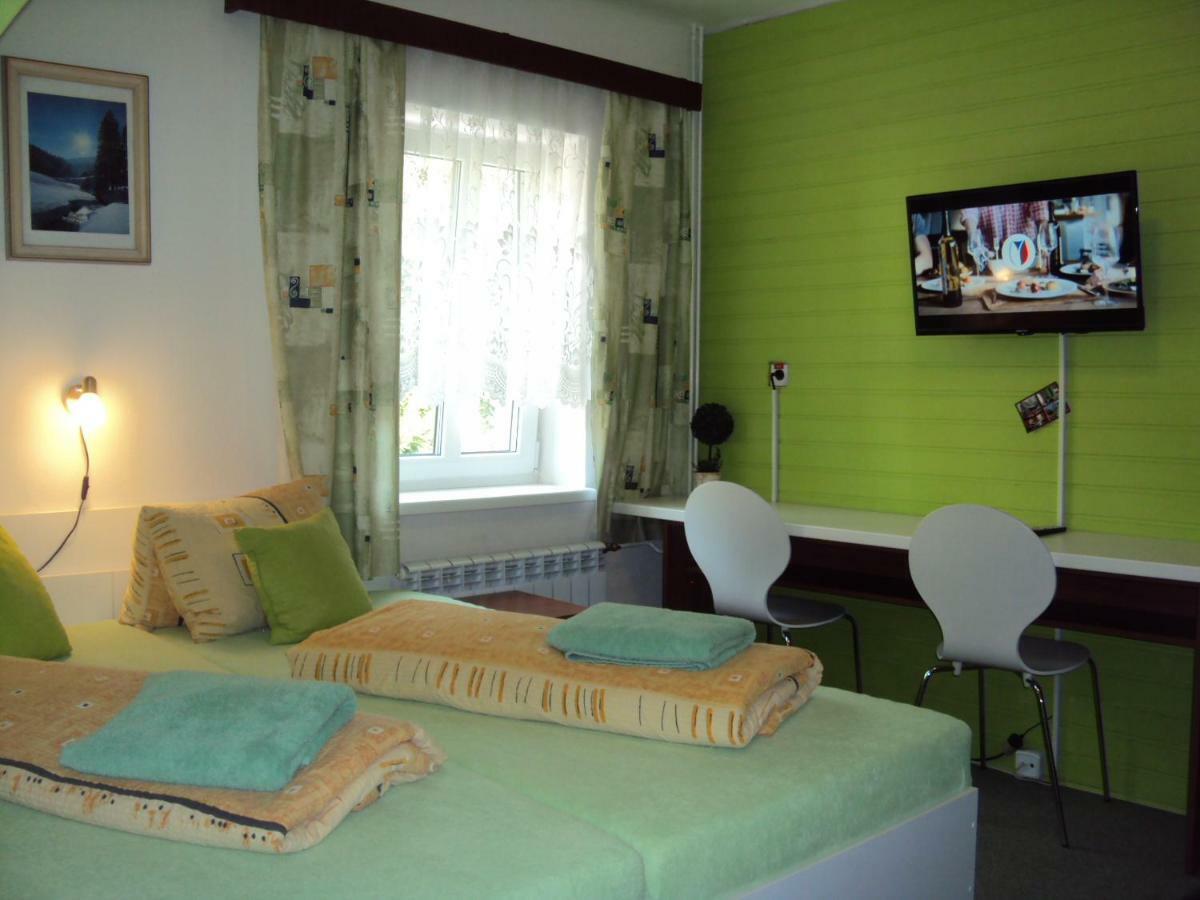 Hotel Zatisi Янске Лазне Екстериор снимка